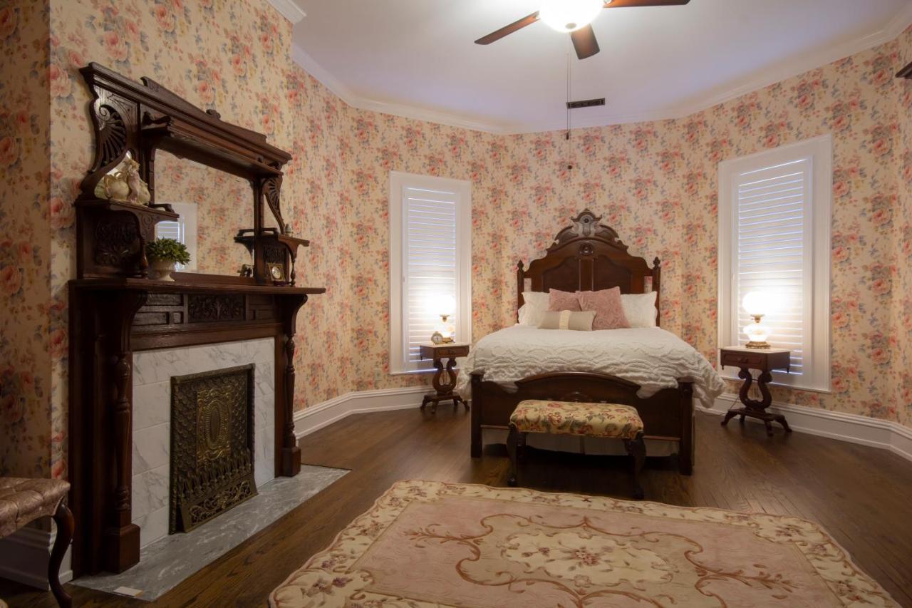 Belle Louise Historic Bed & Breakfast Падука Екстериор снимка