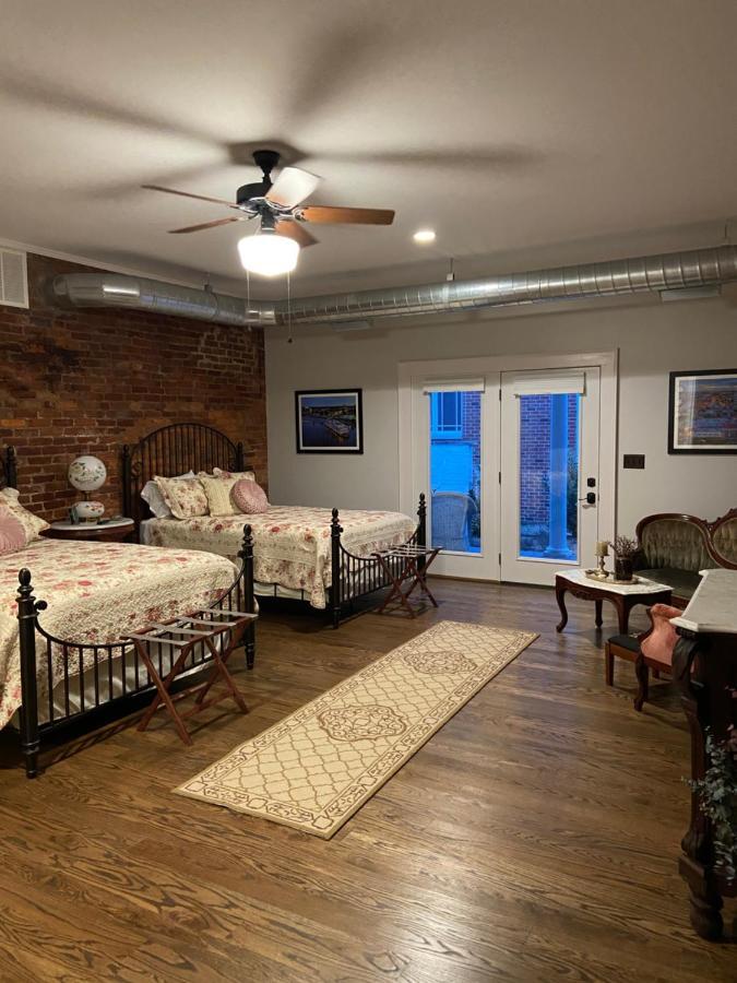 Belle Louise Historic Bed & Breakfast Падука Екстериор снимка