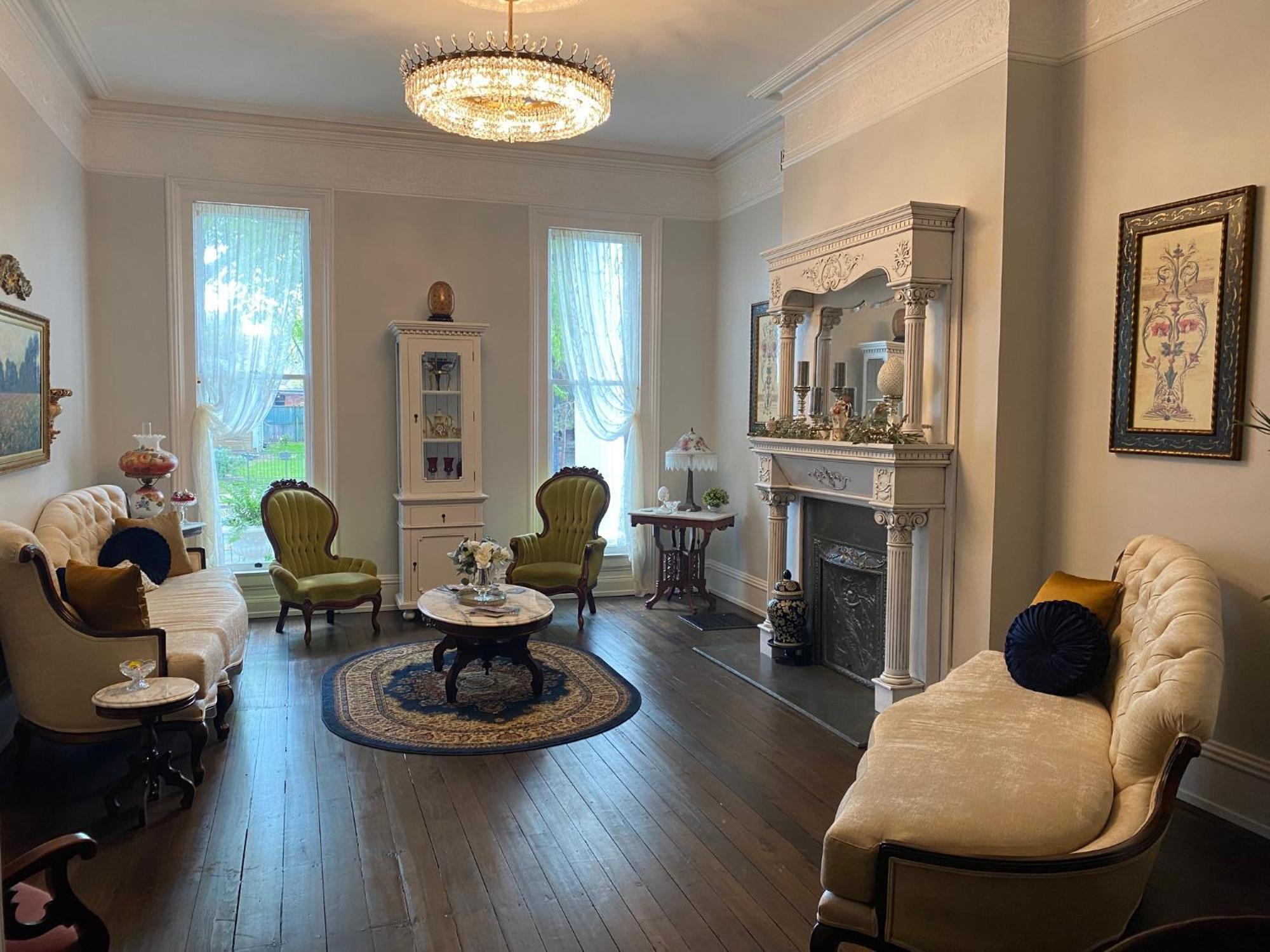 Belle Louise Historic Bed & Breakfast Падука Екстериор снимка